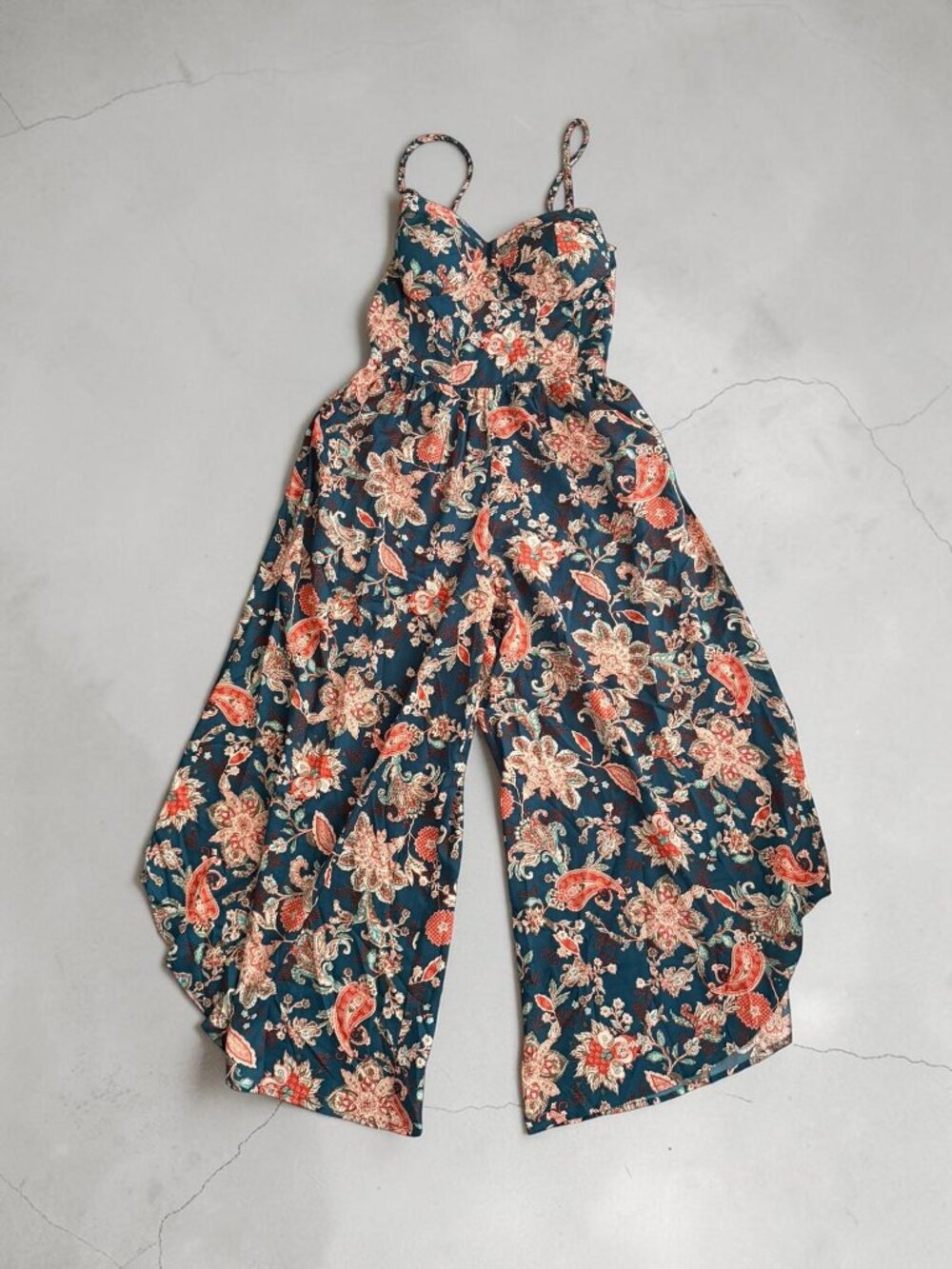 BOG COLLECTIVE Blue Floral Jumpsuit Size Medium NEW NWT